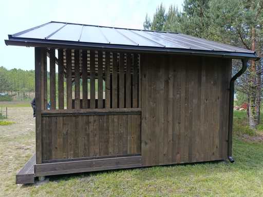 4x6 m-es fa kerti pavilon — Tágas kerti pavilon padlóval és kétszintes tetővel