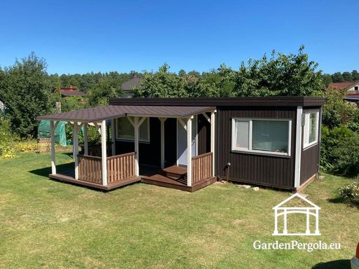 Házhoz csatlakoztatott természetes fa veranda fedett tetővel - garden gazebo pergola