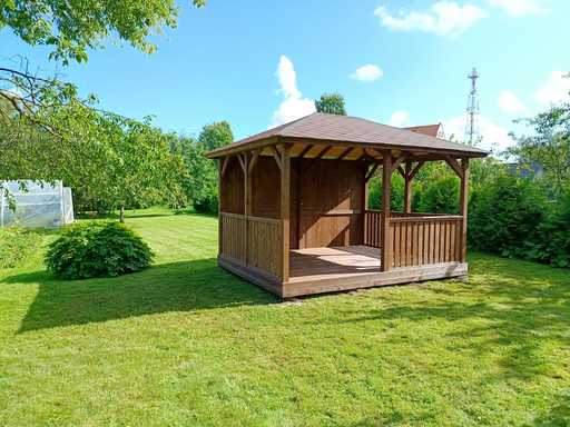 3x4 m-es Fa Kerti Pavilon — Hangulatos Kerti Pavilon Padlóval és Zárt Hátsó Fallal